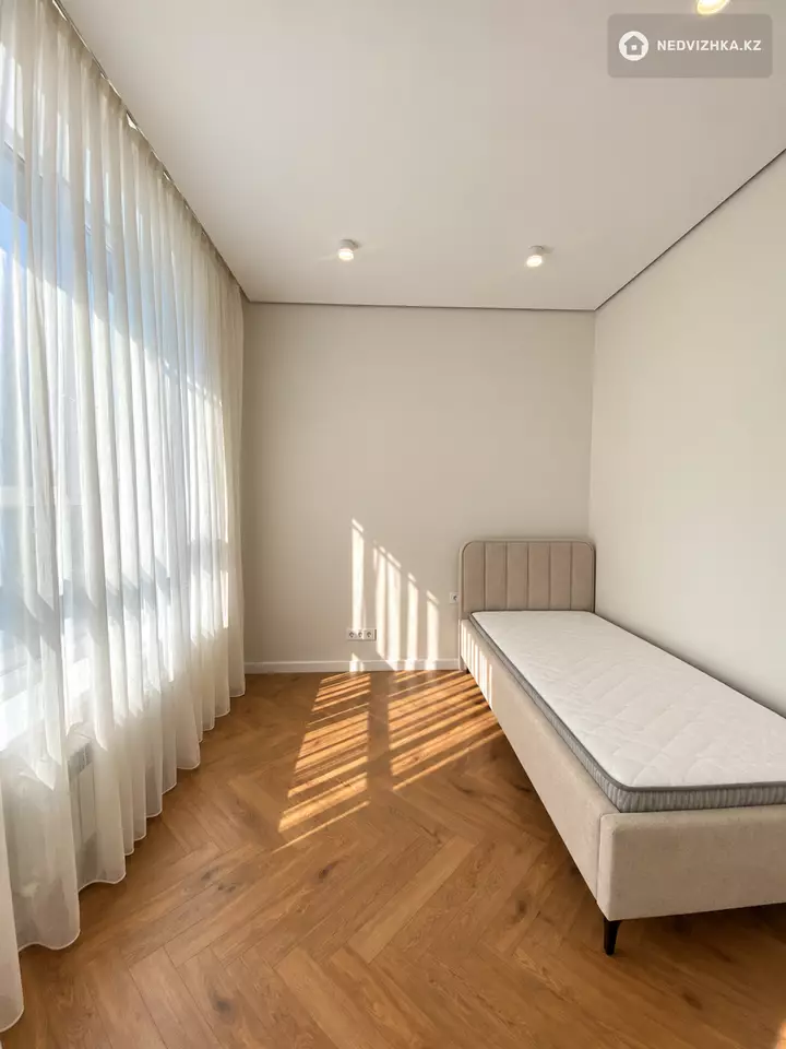 3-комнатная квартира, этаж 13 из 20, 70 м², На длительный срок, фотография 5