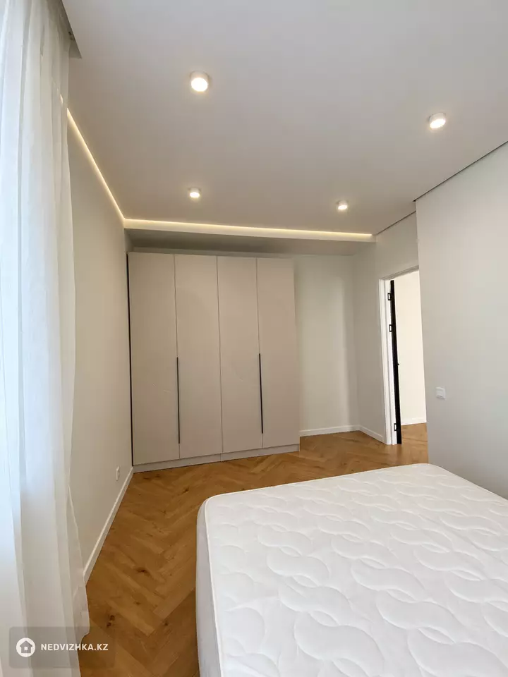 3-комнатная квартира, этаж 13 из 20, 70 м², На длительный срок, фотография 4