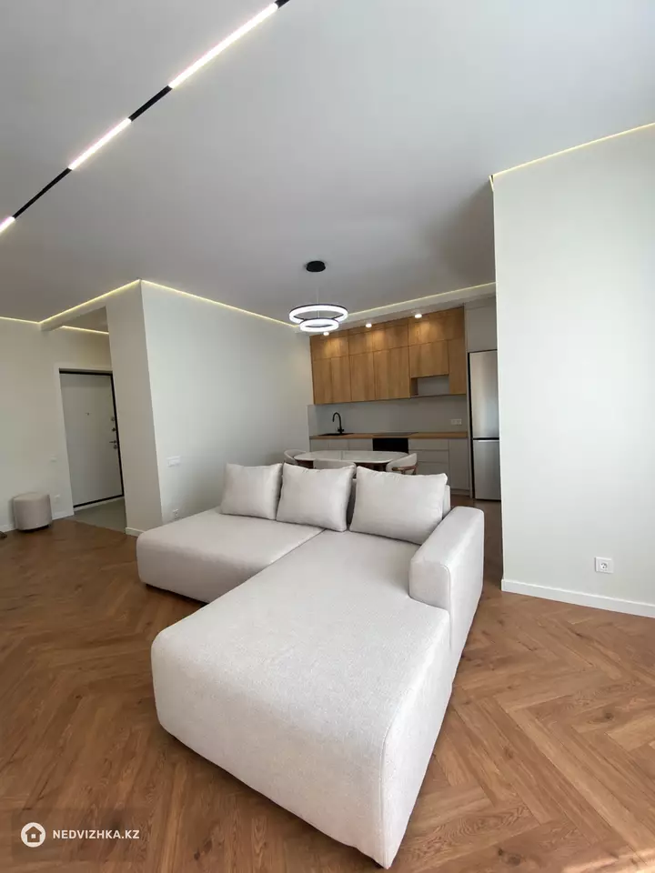 3-комнатная квартира, этаж 13 из 20, 70 м², На длительный срок
