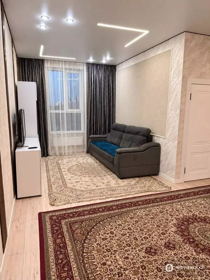 4-комнатная квартира, этаж 1 из 20, 100 м², На длительный срок, фотография 3