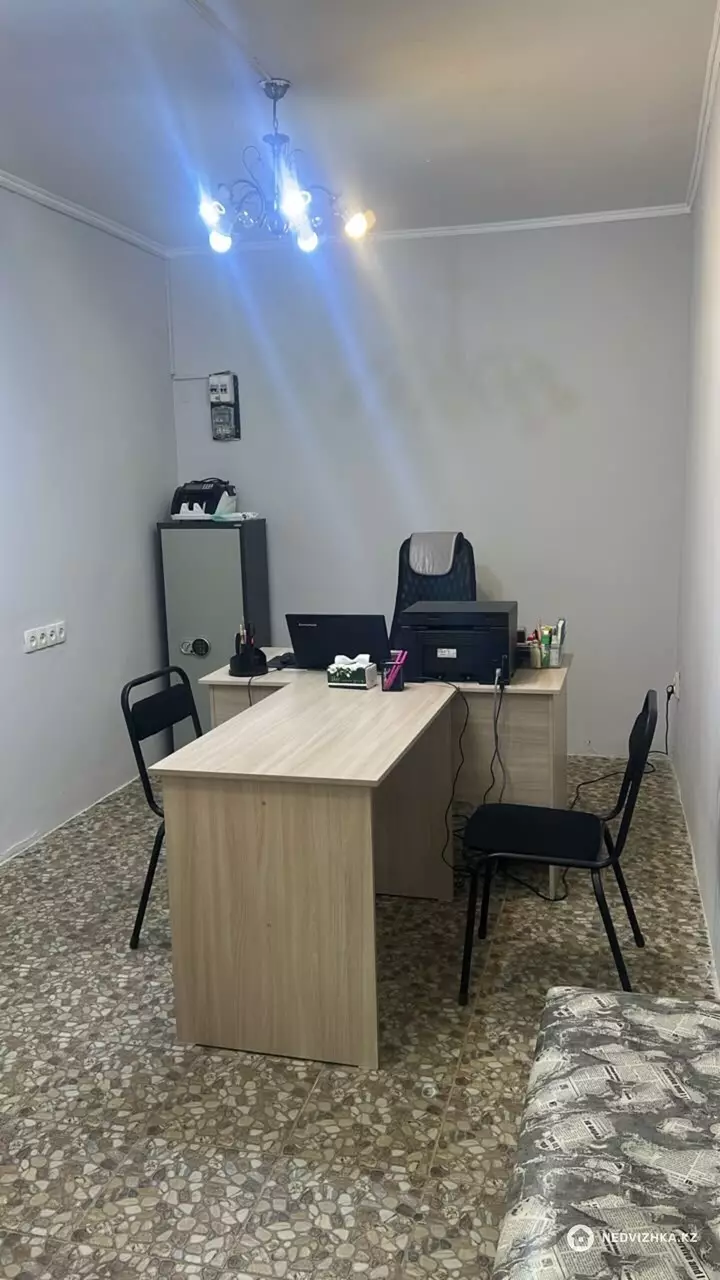 Кабинет, этаж 1 из 4, 20 м², На длительный срок
