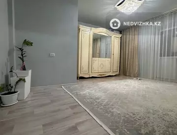3-комнатная квартира, этаж 1 из 9, 83 м², миниатюра 2