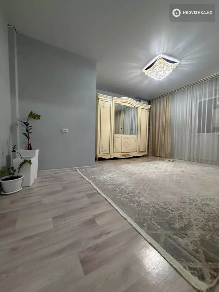 3-комнатная квартира, этаж 1 из 9, 83 м², фотография 2