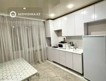 2-комнатная квартира, этаж 4 из 5, 70 м², Посуточно