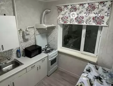 1-комнатная квартира, этаж 3 из 5, 40 м², Посуточно