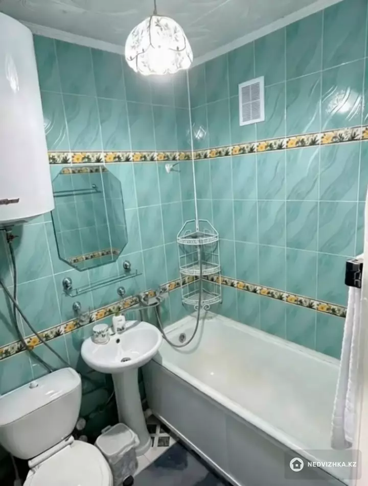 1-комнатная квартира, этаж 3 из 5, 40 м², Посуточно, 5-фотосурет