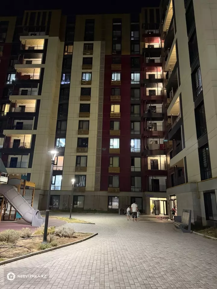 2-комнатная квартира, этаж 10 из 12, 55 м², фотография 4