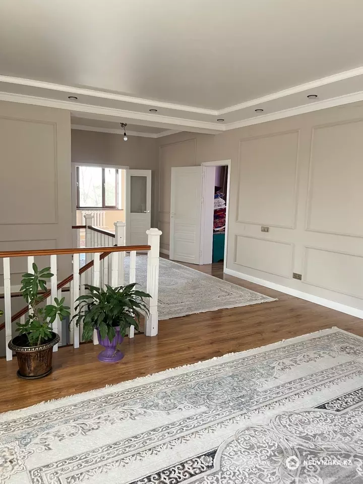 7-комнатный дом, 6 соток, 207 м², фотография 5