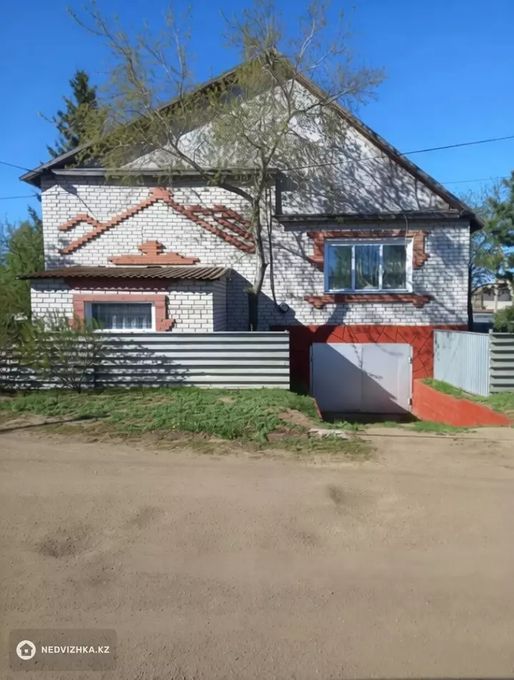 5-комнатный дом, 10 соток, 250 м²