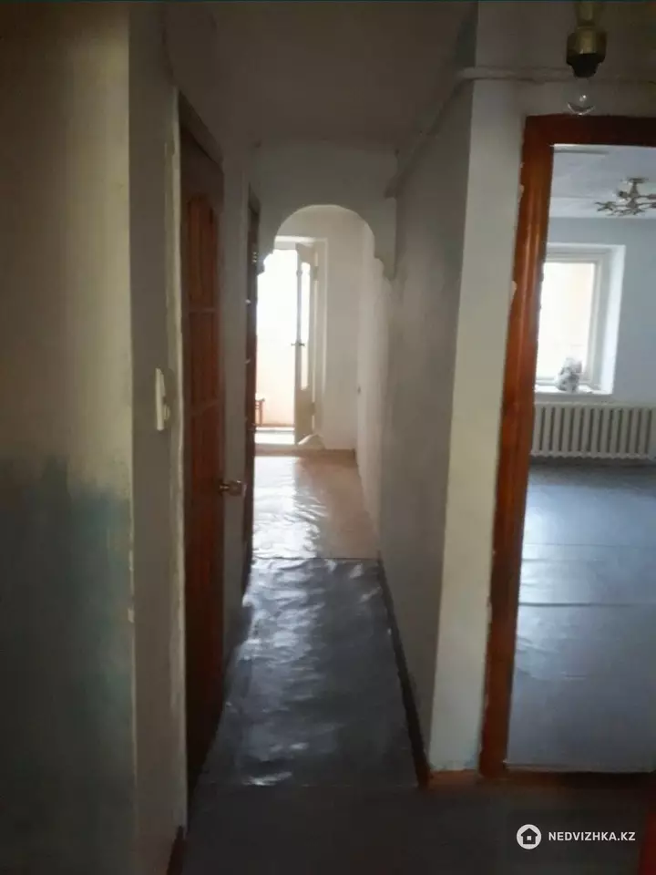 2-комнатная квартира, этаж 1 из 5, 50 м²