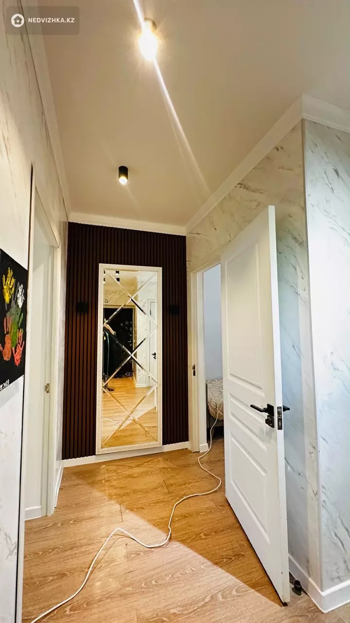 2-комнатная квартира, этаж 3 из 5, 56 м², фотография 3