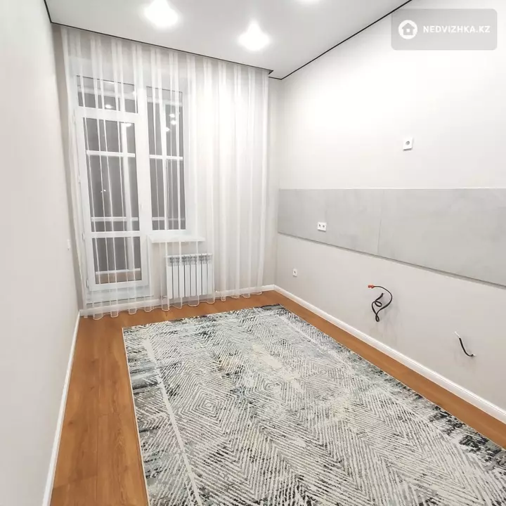 2-комнатная квартира, этаж 2 из 10, 65 м², фотография 2