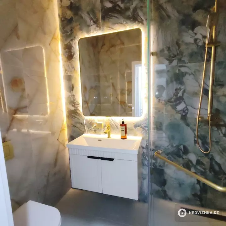 2-комнатная квартира, этаж 2 из 10, 65 м², фотография 4