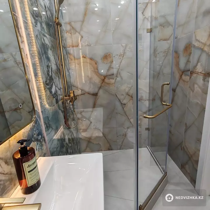 2-комнатная квартира, этаж 2 из 10, 65 м², фотография 5