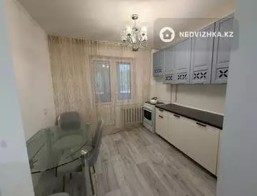 2-комнатная квартира, этаж 1 из 5, 54 м², миниатюра 2