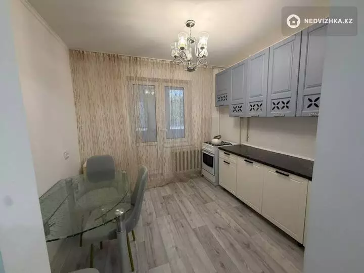 2-комнатная квартира, этаж 1 из 5, 54 м², фотография 2