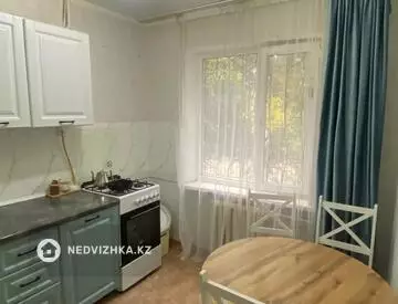 2-комнатная квартира, этаж 1 из 5, 49 м², миниатюра 2