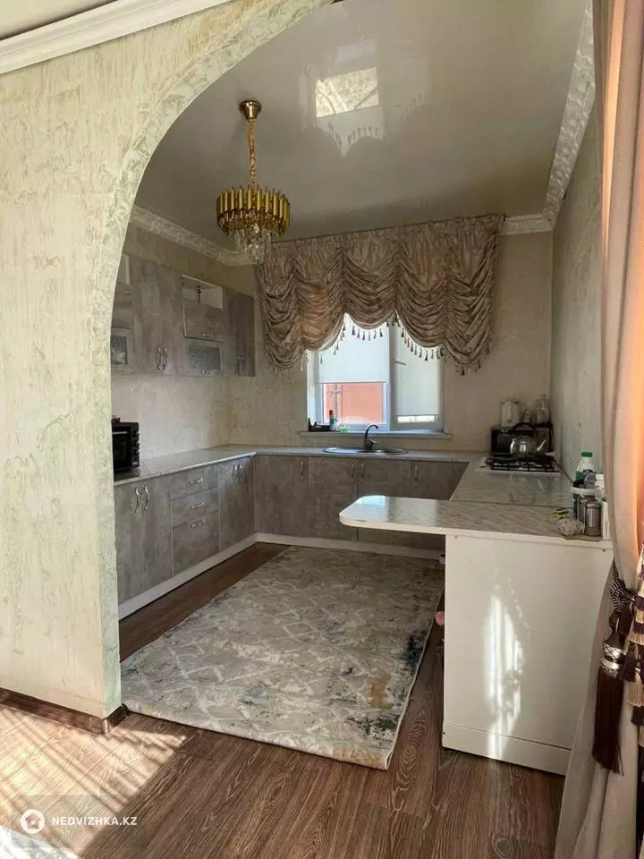 5-комнатный дом, 4 соток, 130 м², фотография 3