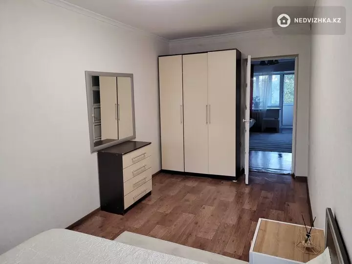 2-комнатная квартира, этаж 4 из 5, 45 м², фотография 2