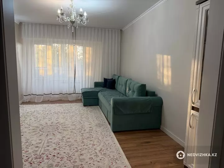 3-комнатная квартира, этаж 2 из 5, 75 м², фотография 4