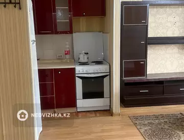 2-комнатная квартира, этаж 4 из 5, 36 м², На длительный срок, миниатюра 3