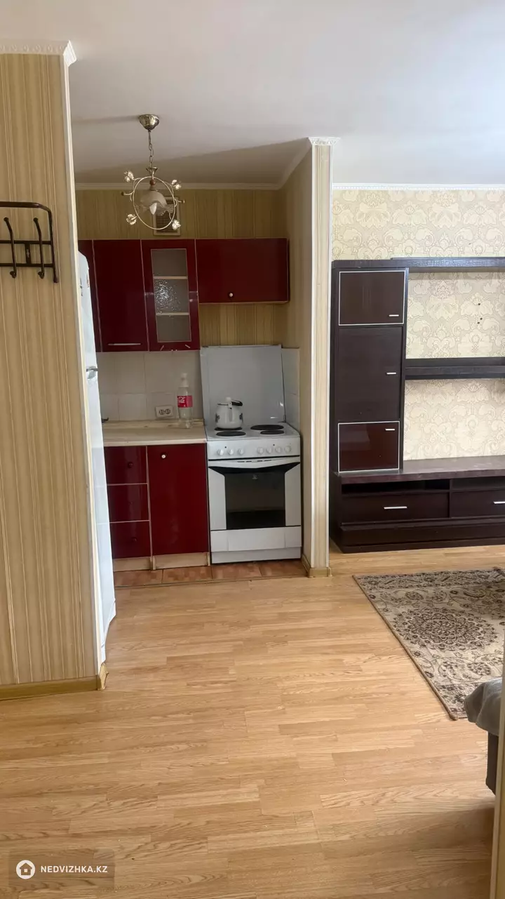 2-комнатная квартира, этаж 4 из 5, 36 м², На длительный срок, фотография 3