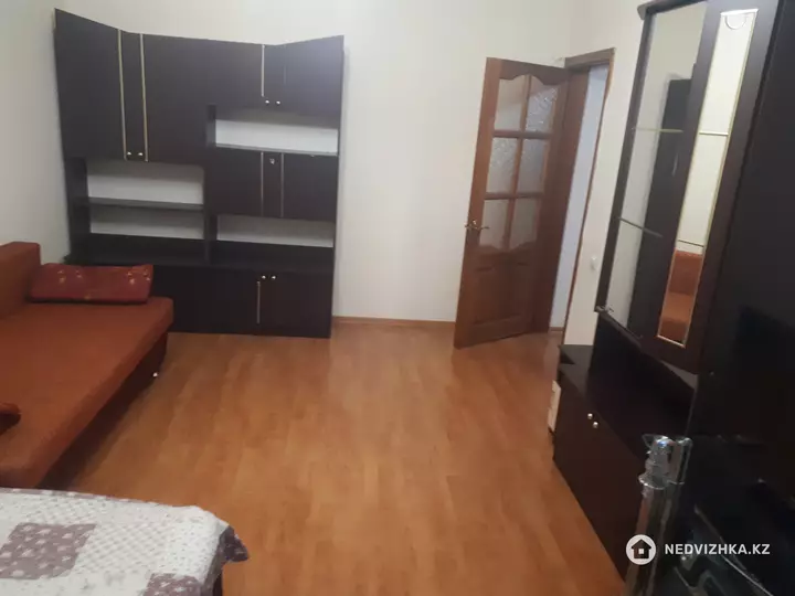 1-комнатная квартира, этаж 1 из 9, 38 м², На длительный срок, фотография 4