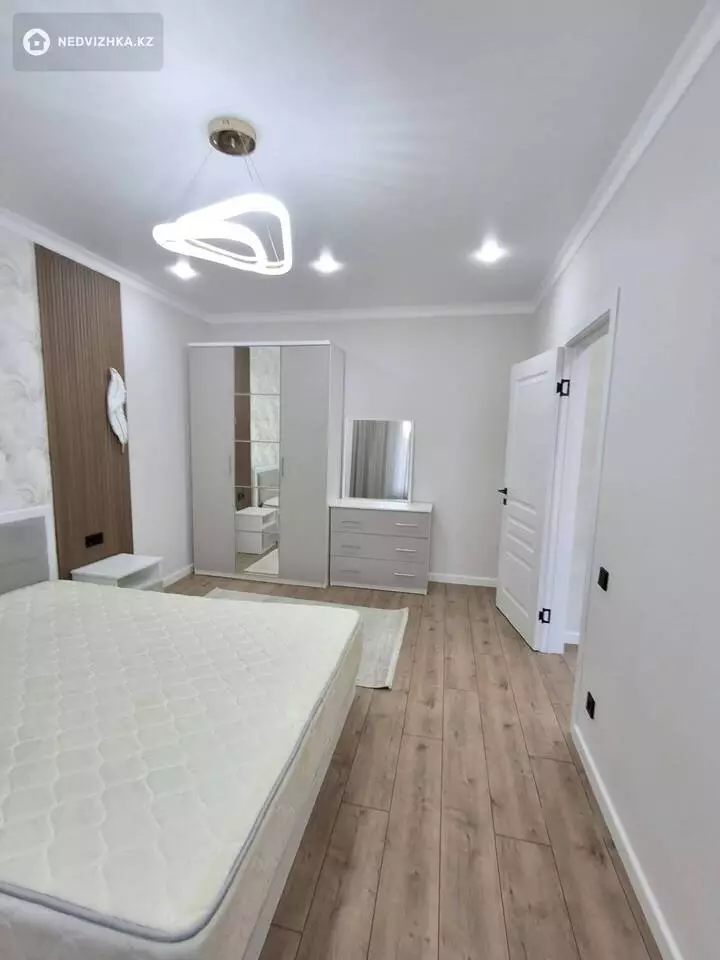 3-комнатная квартира, этаж 9 из 12, 75 м², На длительный срок, фотография 2
