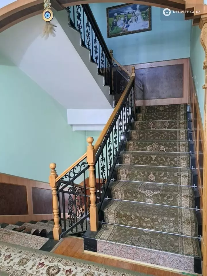 6-комнатный дом, 5 соток, 330 м², фотография 3