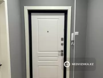 3-комнатная квартира, этаж 2 из 9, 84 м², миниатюра 3