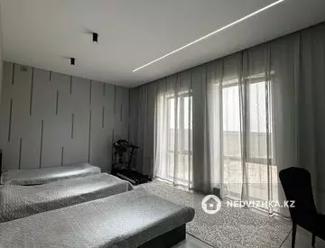 7-комнатный дом, 10 соток, 240 м²