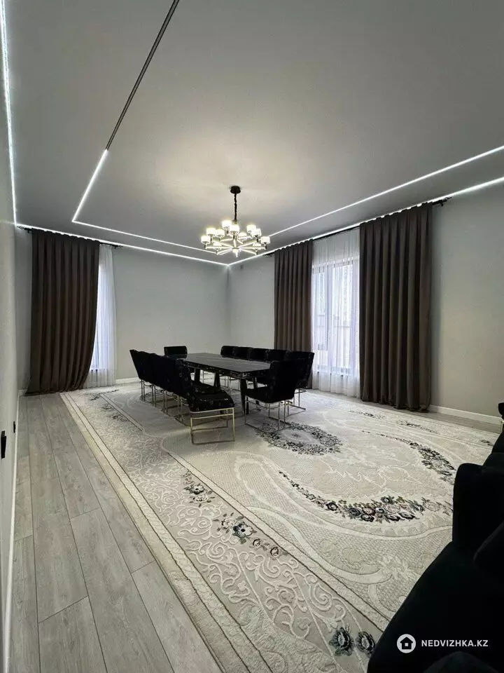 7-комнатный дом, 10 соток, 240 м², фотография 4