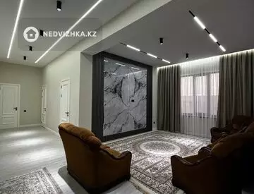 7-комнатный дом, 10 соток, 240 м²
