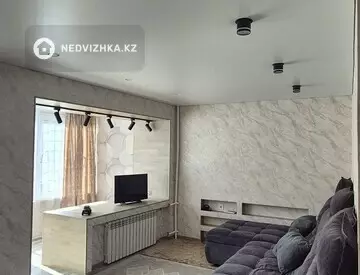 2-комнатная квартира, этаж 2 из 12, 53 м²