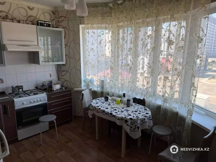 2-комнатная квартира, этаж 4 из 9, 70 м², фотография 5
