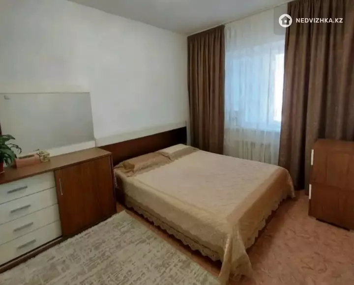 4-комнатная квартира, этаж 4 из 5, 81 м²
