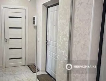 1-комнатная квартира, этаж 3 из 9, 36 м², На длительный срок, миниатюра 6
