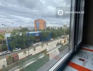 3-комнатная квартира, этаж 4 из 9, 104 м², миниатюра 1