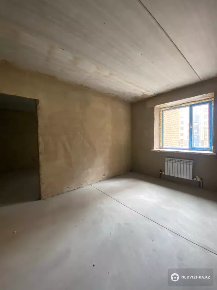 3-комнатная квартира, этаж 4 из 9, 104 м², фотография 5