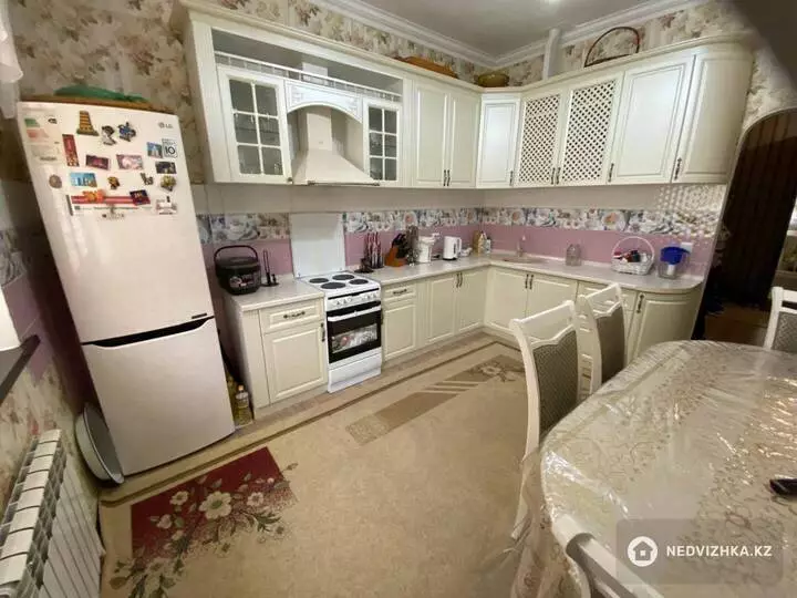 3-комнатная квартира, этаж 3 из 12, 98 м², фотография 2