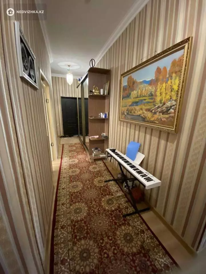 3-комнатная квартира, этаж 3 из 12, 98 м², фотография 3