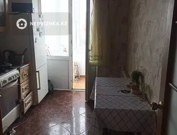 3-комнатная квартира, этаж 9 из 9, 66 м², миниатюра 2