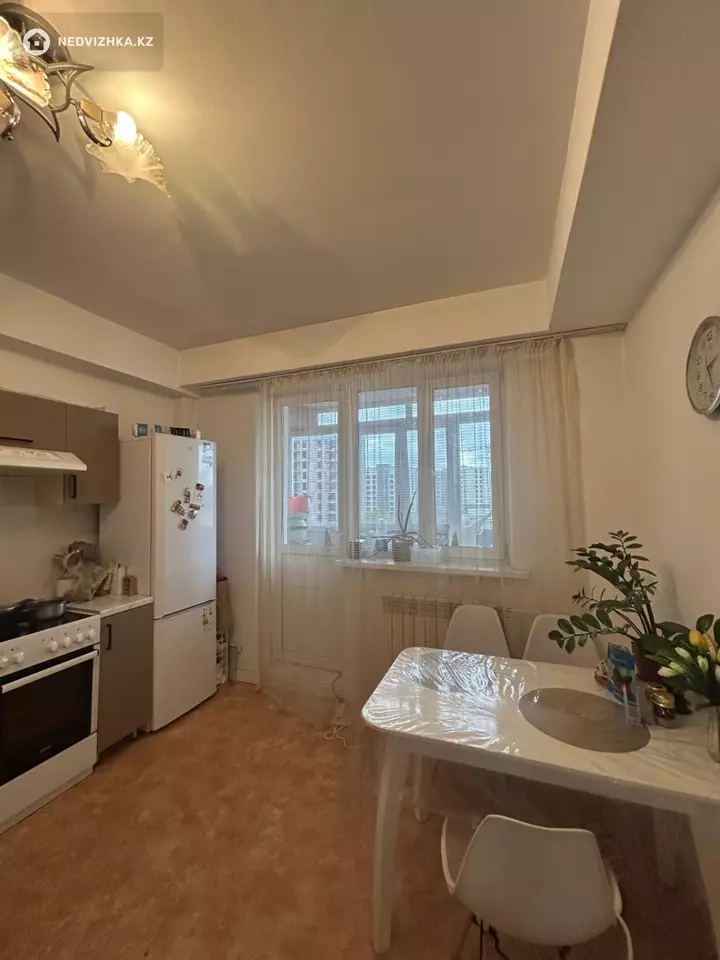 2-комнатная квартира, этаж 6 из 9, 58 м², фотография 2