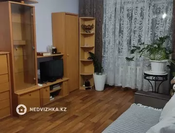 2-комнатная квартира, этаж 4 из 5, 58 м², На длительный срок