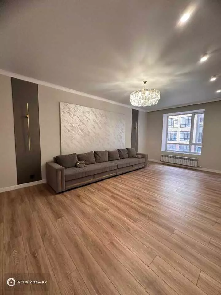 3-комнатная квартира, этаж 3 из 10, 94 м²
