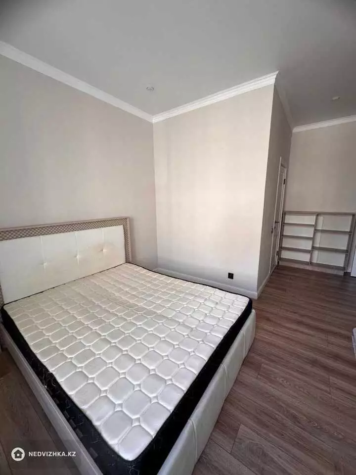 3-комнатная квартира, этаж 3 из 10, 94 м², фотография 3