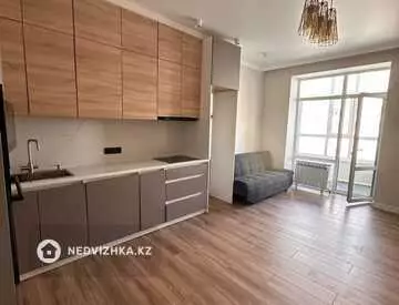 3-комнатная квартира, этаж 3 из 10, 94 м², миниатюра 4