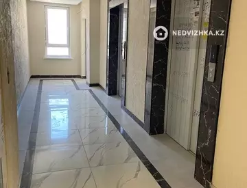2-комнатная квартира, этаж 12 из 15, 52 м², миниатюра 4