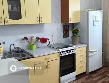 1-комнатная квартира, этаж 4 из 11, 37 м², Посуточно