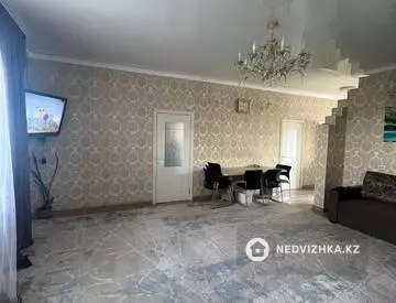 4-комнатный дом, 7 соток, 220 м²